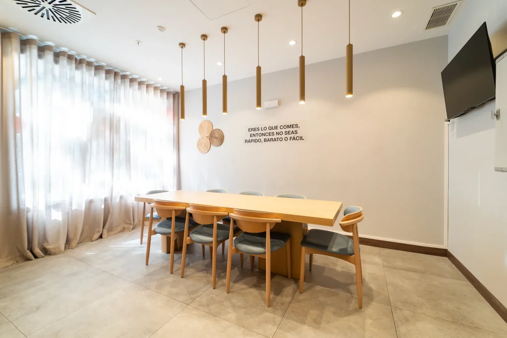 Comedor comunitario de la residencia Kadora Zaragoza