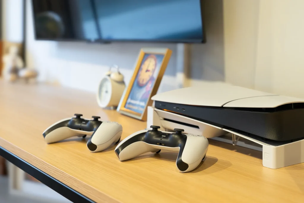 Consola de videojuegos en la sala común de Kadora Zaragoza